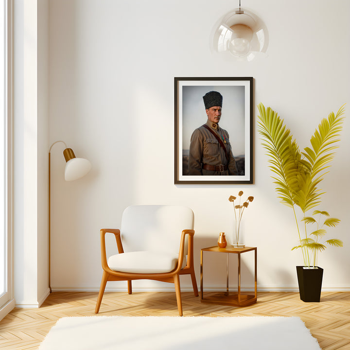 Atatürk Portresi Duvar Tablosu – Siyah, Ahşap Kahverengi ve Beyaz Çerçeve Seçenekleri | Decomiro
