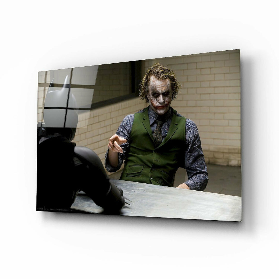 Joker Sorguda Cam Tablo